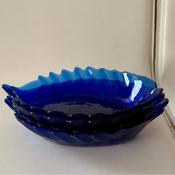 Vintage Cobalt Blue Glass Leaf Shape Serving Bowls Of 4 - Picture 13 of 14